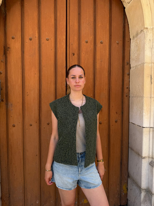 Mia - Kaki